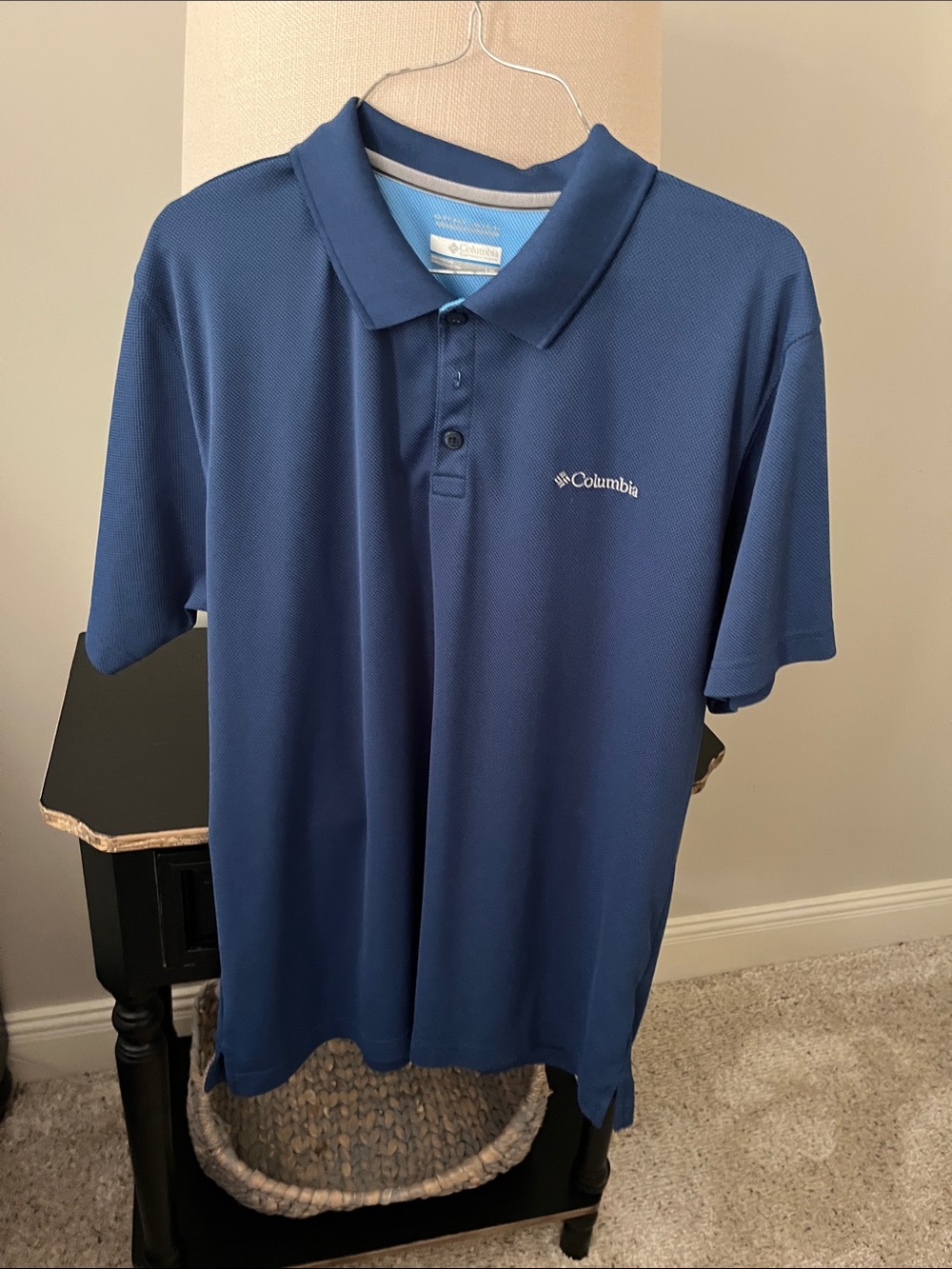 Means teal blue Columbia polo